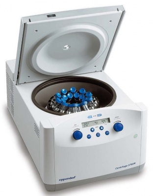 centrifugeuse_rfrigre_de_laboratoire_occasion_de_marque_eppendorf_400