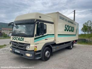 Fourgon avec parois et toit rigide Mercedes Atego