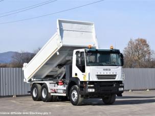 Benne basculante de chantier et de TP Iveco Trakker