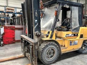  CATERPILLAR DP40KL