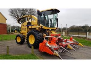 Ensileuse automotrice New Holland FX38