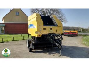 Presse à balles rondes New Holland BR7070