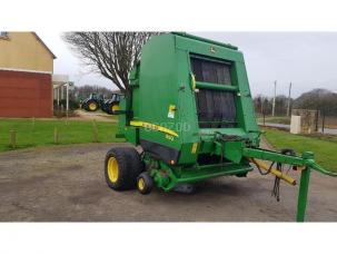 Presse à balles rondes John Deere RB592