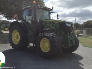 Tracteur agricole John Deere 6215R