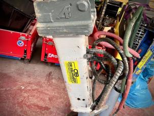 Marteau brise roche hydraulique BRH pour pelle 2 a 4T