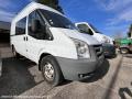 Fourgon avec parois et toit rigide Ford Transit