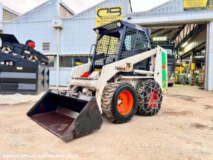 Mini-chargeuse Bobcat 643 Mini-chargeur avec balayeuse et godet