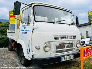 Benne basculante de chantier et de TP Saviem Super Goelette camion benne 3,5T