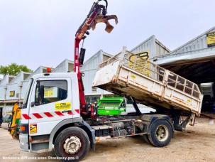 Benne basculante de chantier et de TP Mercedes ATEGO 1218 Camion benne grue grappin hayon