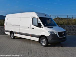 Fourgon avec parois et toit rigide Mercedes Sprinter