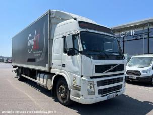 Fourgon avec parois et toit rigide Volvo FM9