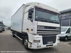 Fourgon avec parois et toit rigide DAF XF95