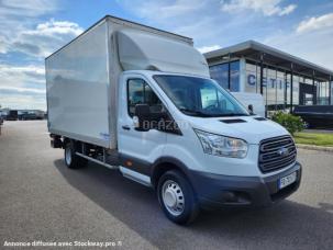 Fourgon avec parois et toit rigide Ford Transit