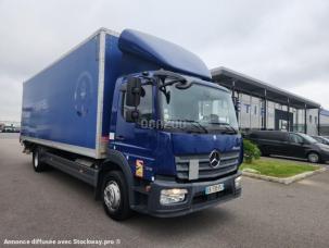Fourgon avec parois et toit rigide Mercedes Atego