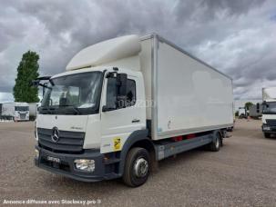 Fourgon avec parois et toit rigide Mercedes Atego