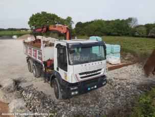 Benne basculante de chantier et de TP Iveco Trakker