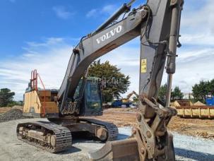 Pelle  Volvo EC300ENL