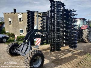 Déchaumeur Agroland Jaguar 500 semis portée repliable