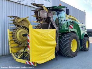 Ensileuse automotrice John Deere 8400i