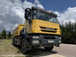 Benne basculante de chantier et de TP Iveco Trakker