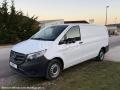 Fourgon avec parois et toit rigide Mercedes 110D