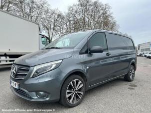 Fourgon avec parois et toit rigide Mercedes Vito