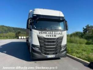 Pour semi-remorque Iveco S-WAY