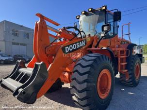 Chargeuse  Doosan DL 300