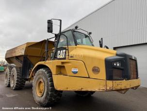 Tombereau articulé Caterpillar 735B