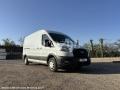 Fourgon avec parois et toit rigide Ford Transit