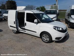 Fourgon avec parois et toit rigide Fiat DOBLO