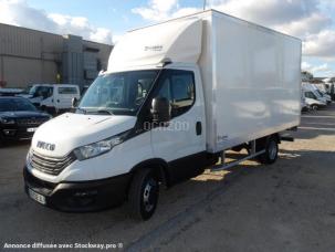Fourgon avec parois et toit rigide Iveco Daily