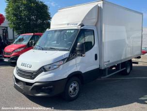 Fourgon avec parois et toit rigide Iveco Daily
