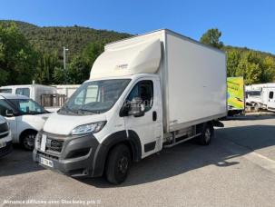 Fourgon avec parois et toit rigide Fiat Ducato