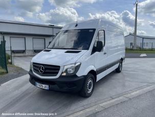 Fourgon avec parois et toit rigide Mercedes Sprinter