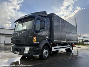 Fourgon avec parois et toit rigide Volvo FL