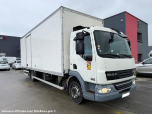 Fourgon avec parois et toit rigide DAF LF