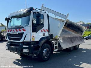 Benne basculante de chantier et de TP Iveco Trakker