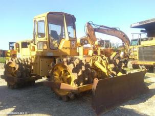 Compacteur à déchets Caterpillar 815