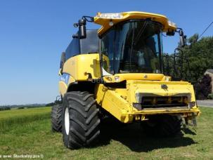 Moissonneuse-batteuse New Holland CX 8090