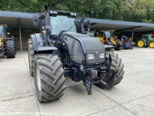 Tracteur agricole Valtra T182 Direct Poste inversé
