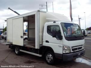 Fourgon avec parois et toit rigide Mitsubishi Canter