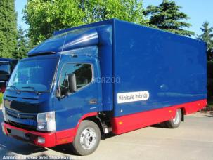 Fourgon avec parois et toit rigide Mitsubishi Fuso Canter