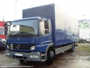 Fourgon avec parois et toit rigide Mercedes Atego