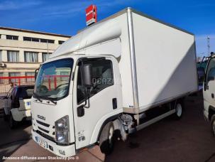 Fourgon avec parois et toit rigide Isuzu M21