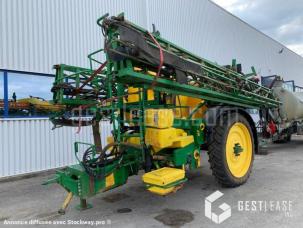 Pulvérisateur traîné John Deere 832i