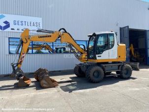 Pelle Liebherr A910 compact