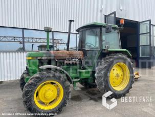 Tracteur agricole John Deere 3140 RM