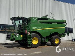 Moissonneuse-batteuse John Deere S770