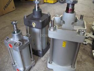 Vérin pneumatique divers modèles. Neufs